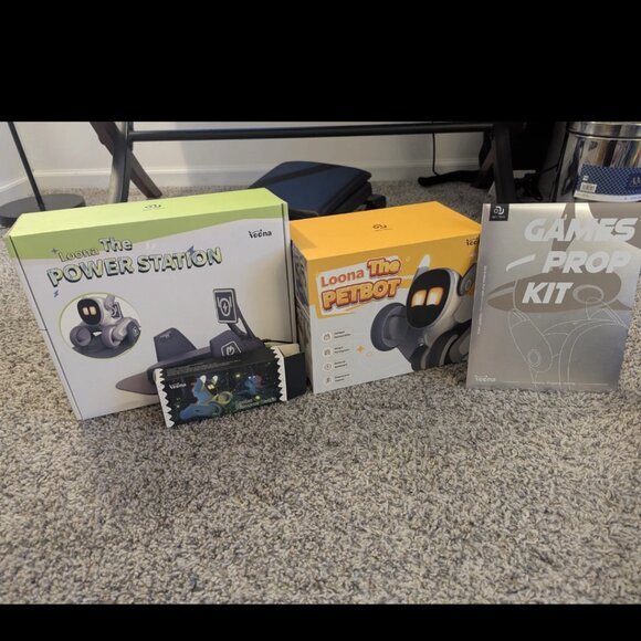 Loona Pet Robot & Accessories - Picture 5 of 5